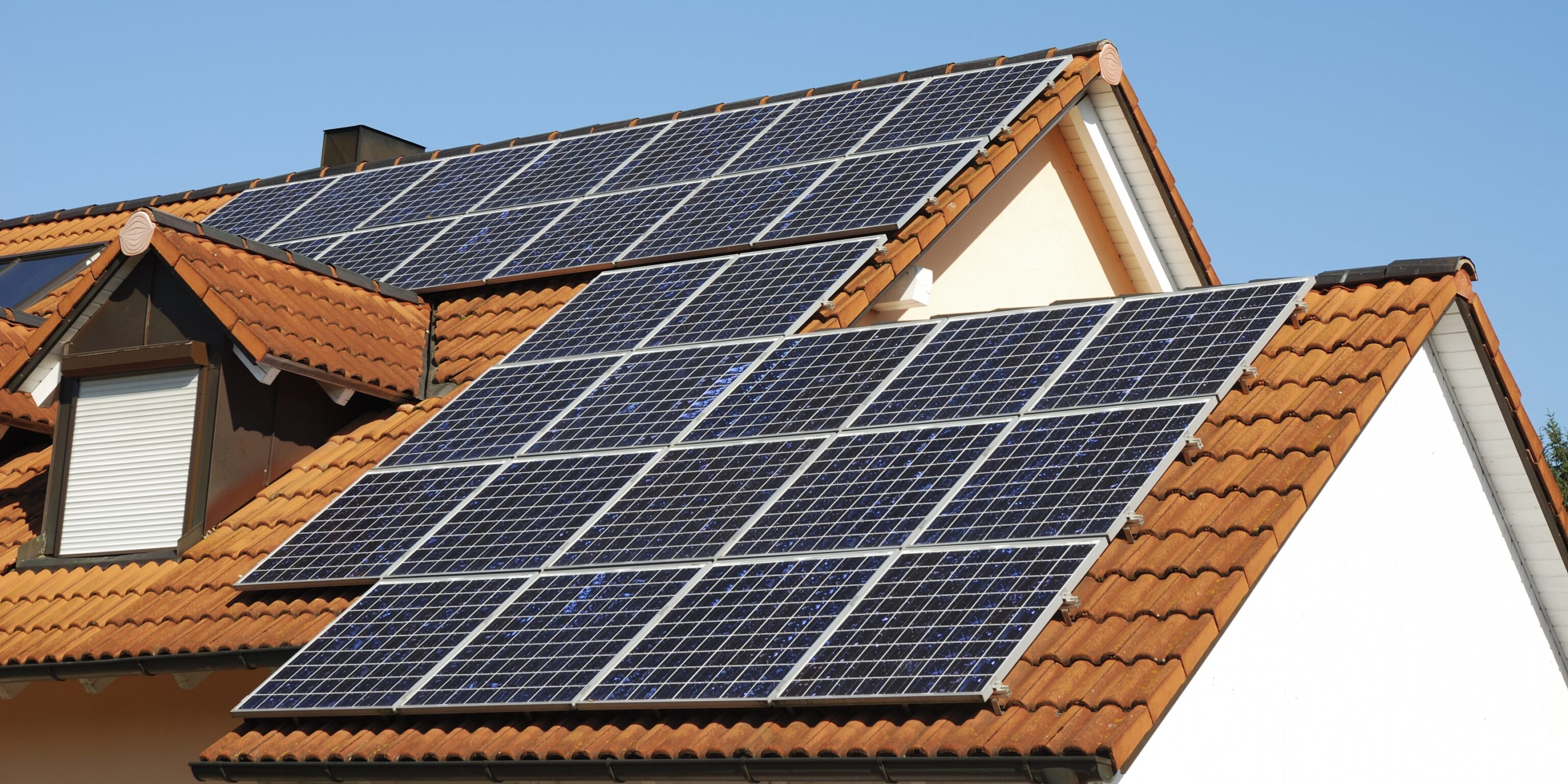 Beste zonnepanelen 2025 Waarop letten? [ 7 tips + advies ]