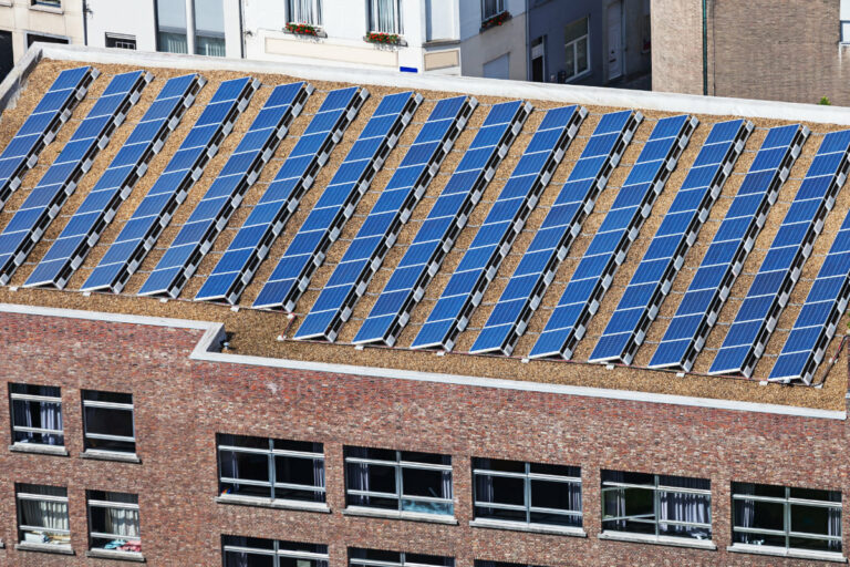 Prijs zonnepanelen 2024 Overzicht kosten, besparing + FAQ